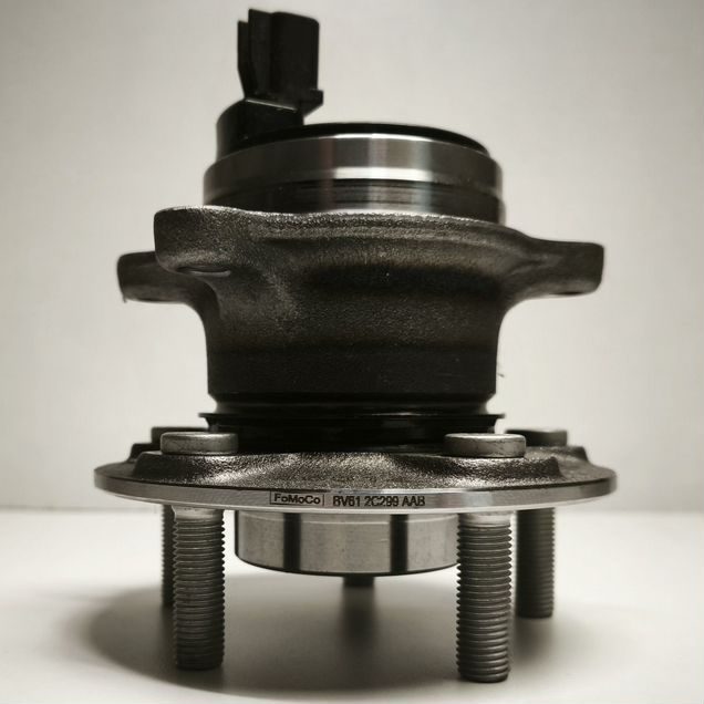 Ступица зад. с подшипником Focus-III-IV, номер 2101656