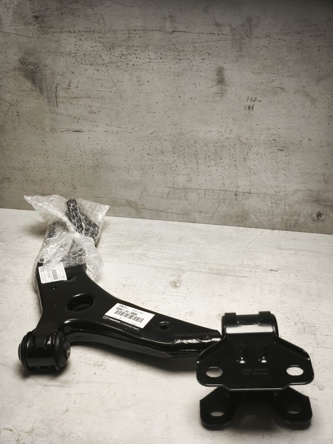 Рычаг передний нижний RH MAZDA 3, номер BBM234300A