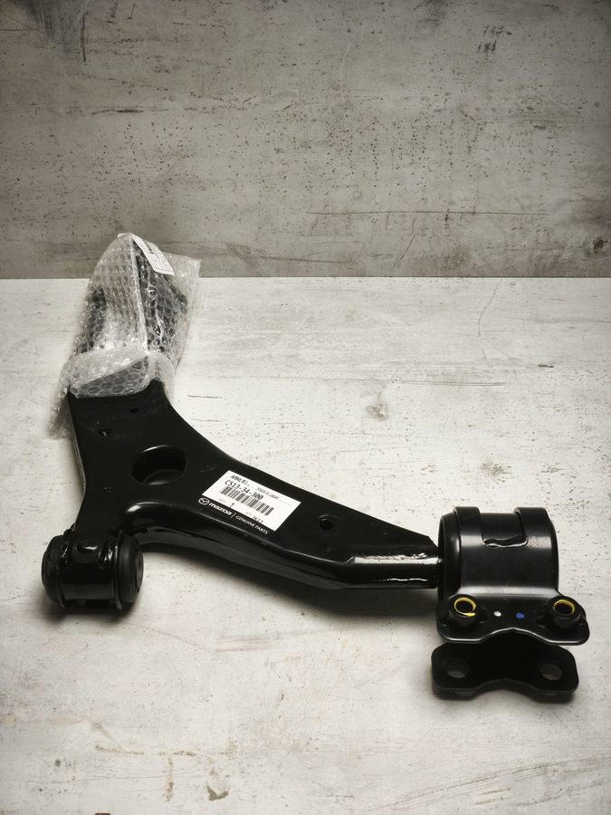 Рычаг передний RH Mazda 3 (BK) 03-, Mazda 5 II, номер C51334300